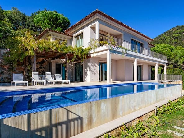 5 Stunning Luxury Villas for Sale in Catalonia, Spain 7