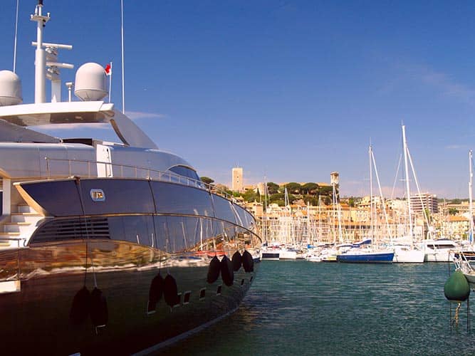 7 Reasons to Charter a Yacht on the French Riviera 1