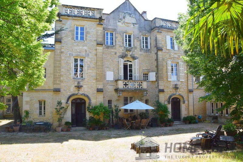 Castle/Estates For Sale in Cabrieres 3