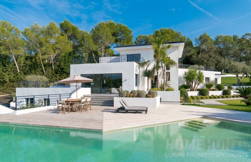 5 Stunning Luxury Properties in Mougins (Fit for a Millionaire) 5