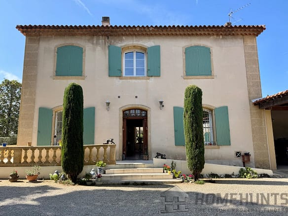 5 Bedroom Villa/House in Marseille 2
