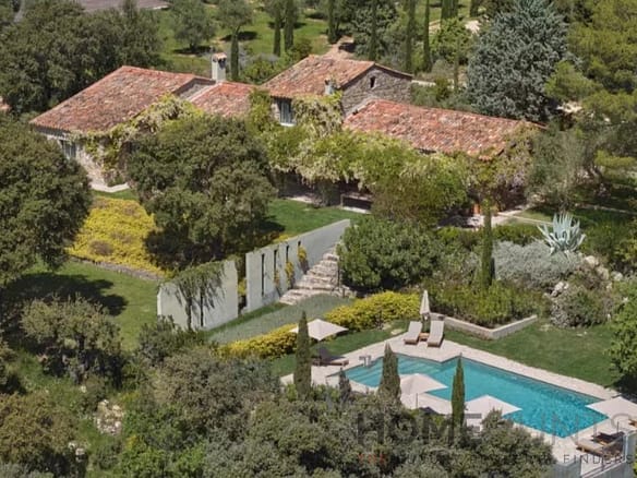 Villa/House For Sale in Flayosc 2