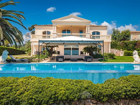 5 Bedroom Villa/House in Grimaud 7