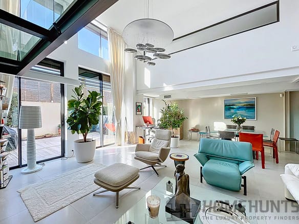2 Bedroom Apartment in St Remy De Provence 6