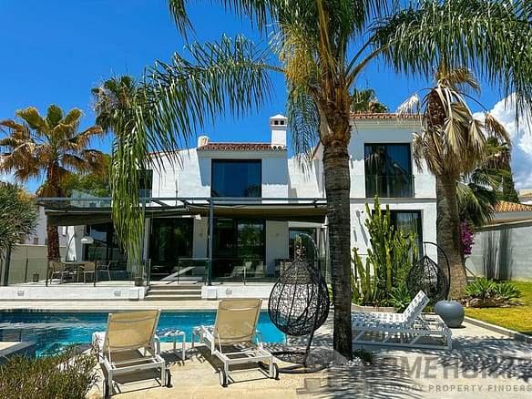 4 Bedroom Villa/House in Nueva Andalucía 9