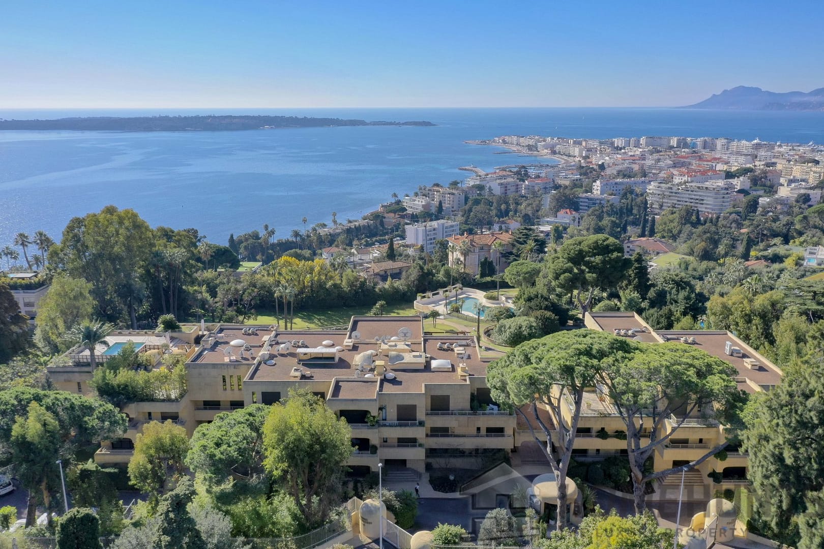 3 Bedroom Apartment in Cannes 10