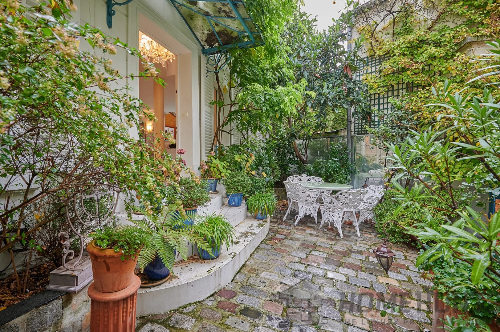 Villa/House For Sale in Paris 18th (Montmartre - Abbesses) 9