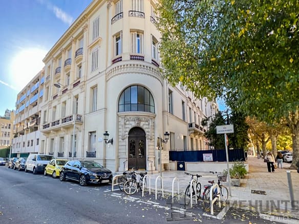 5 Bedroom Apartment in Nice - City 2