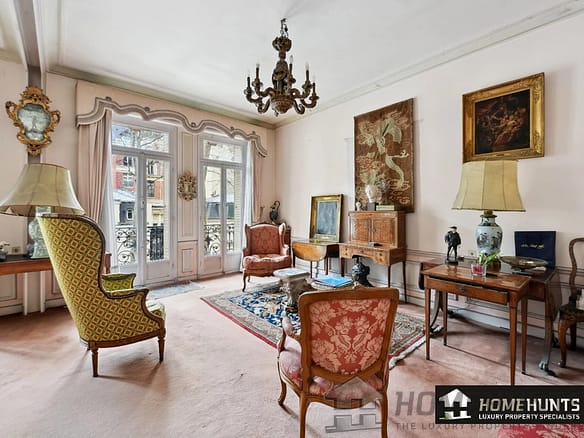 Apartment For Sale in Paris 7th (Invalides, Eiffel Tower, Orsay) 2