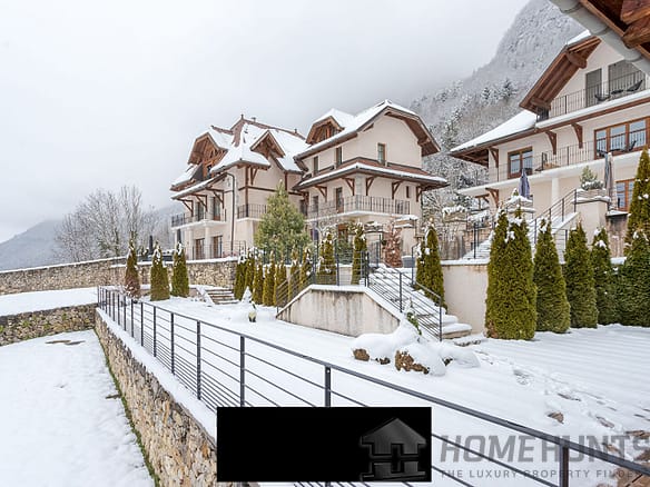 Castle/Estates For Sale in Veyrier Du Lac 2