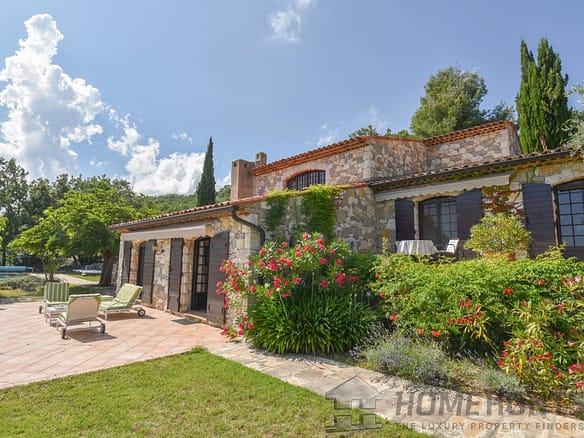 Villa/House For Sale in St Cezaire Sur Siagne 2