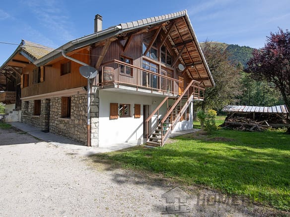 Chalet For Sale in Montriond 2