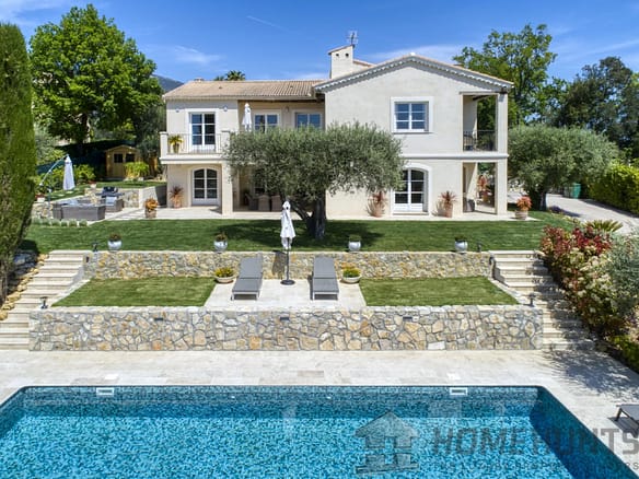 Villa/House For Sale in Le Rouret 20