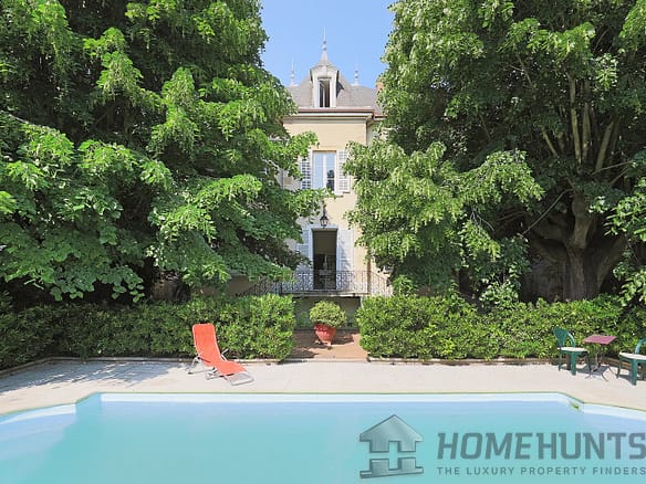 Villa/House For Sale in Collonges-au-mont-d'or 2