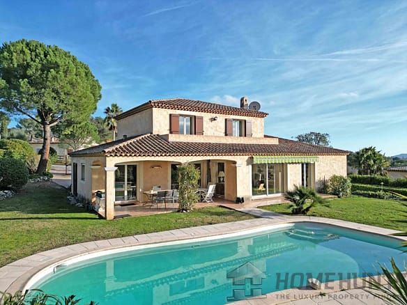 Villa/House For Sale in Roquefort Les Pins 18