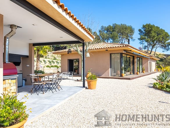 Villa/House For Sale in La Cadiere D Azur 8