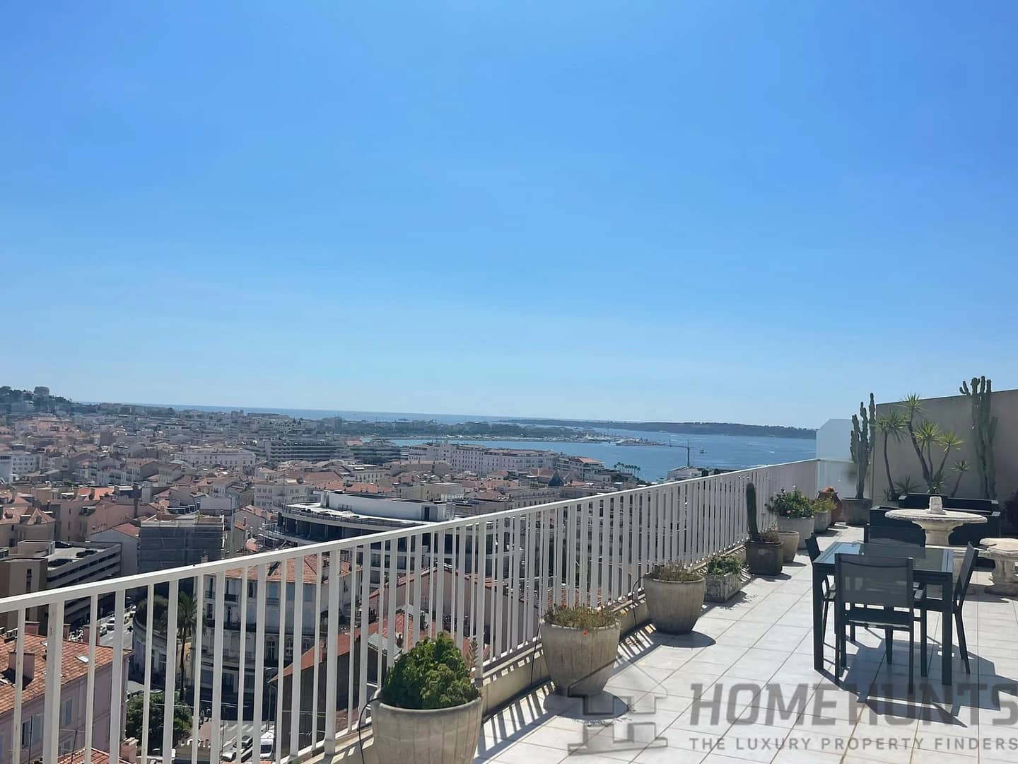 3 Bedroom Apartment in Cannes 5