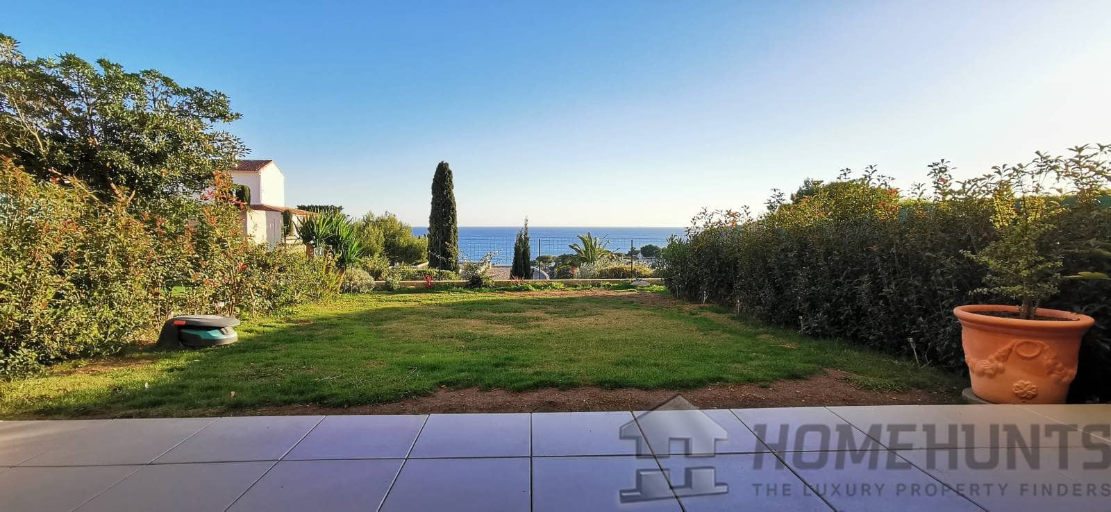 2 Bedroom Apartment in Cassis 9