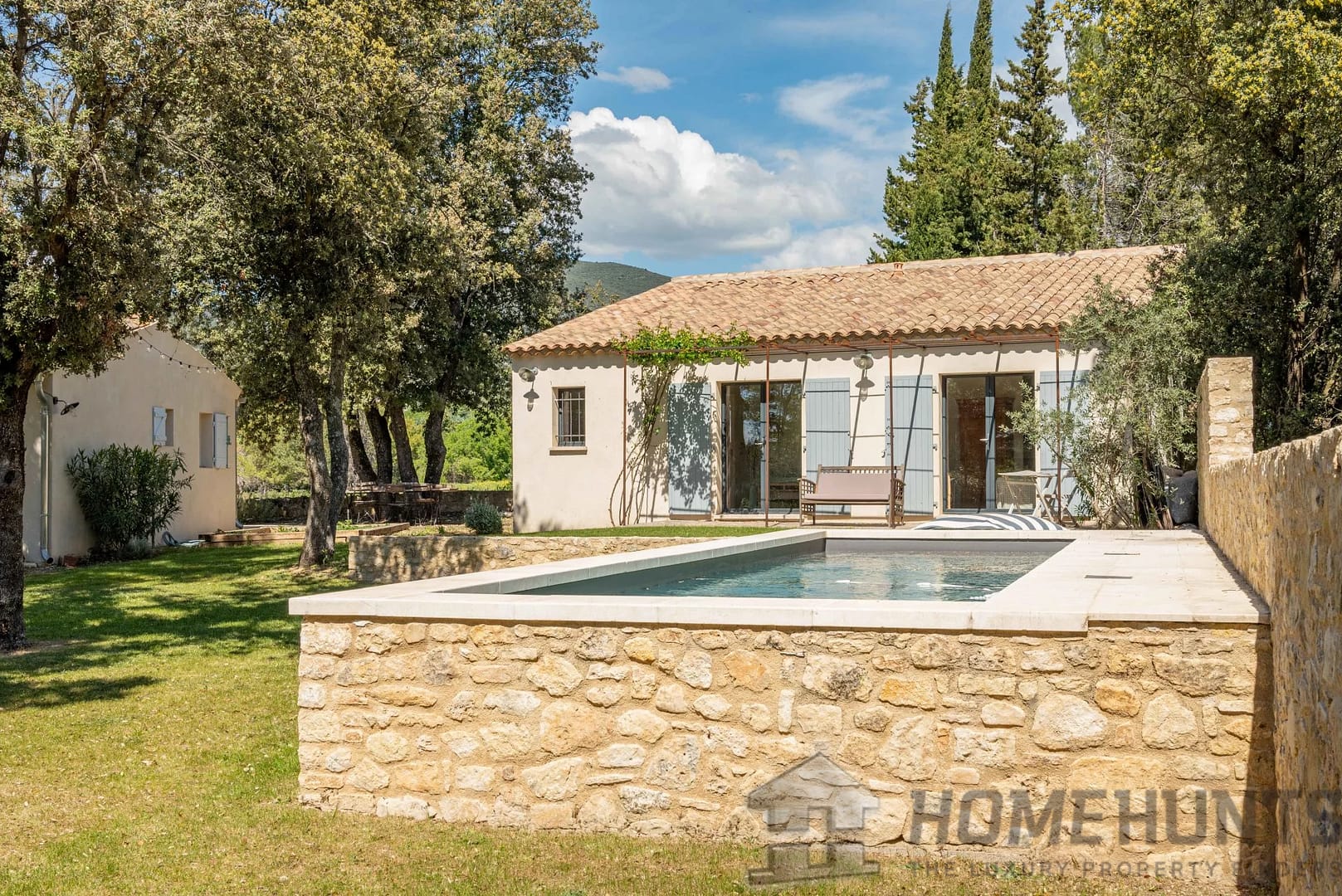 Villa/House For Sale in Lourmarin HH15367718