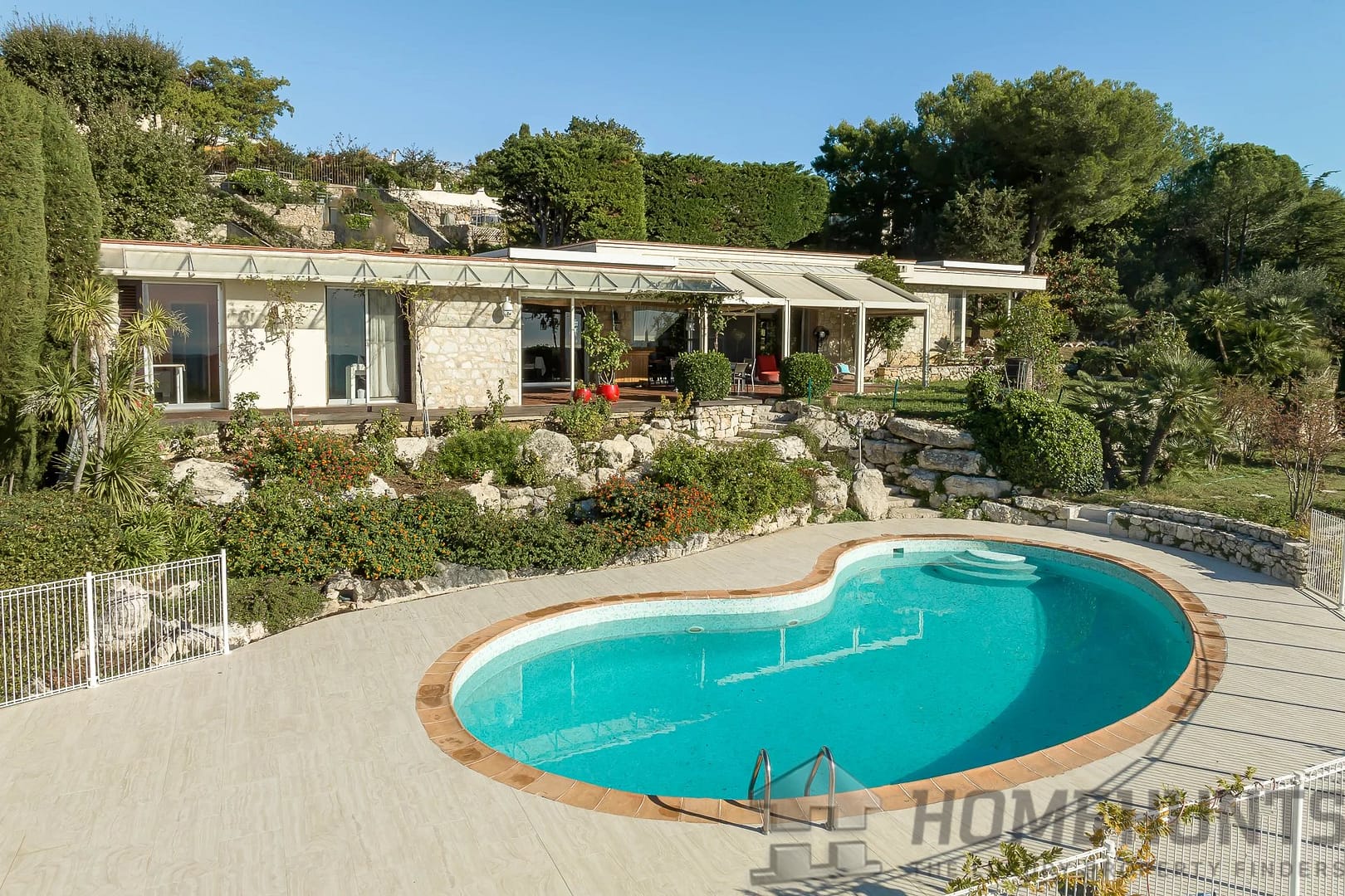 4 Bedroom Villa/House in Chateauneuf Grasse 5