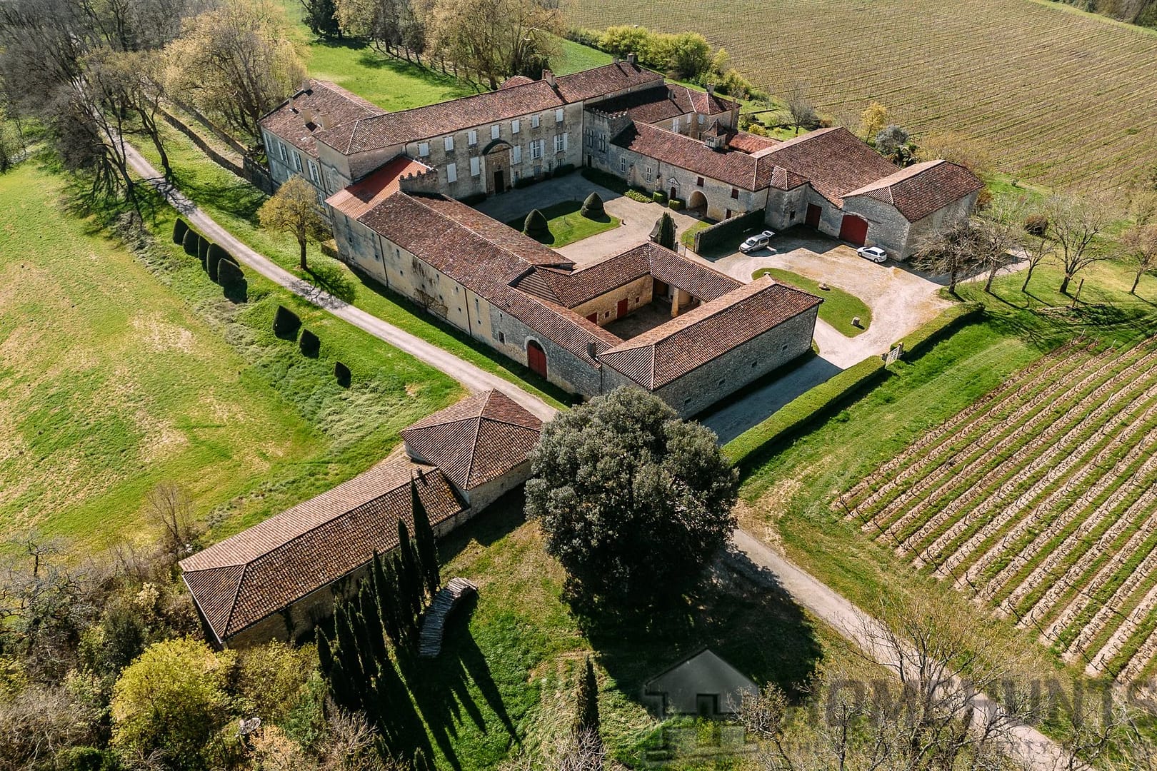 11 Bedroom Castle/Estates in Valence Sur Baise 9