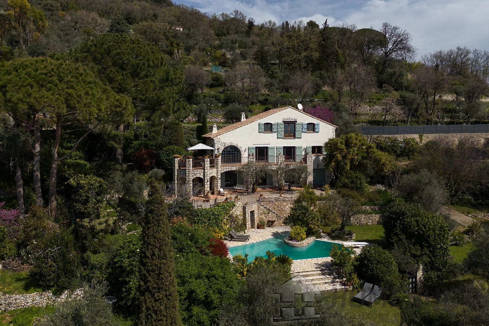 5 Bedroom Villa/House in Chateauneuf Grasse 7