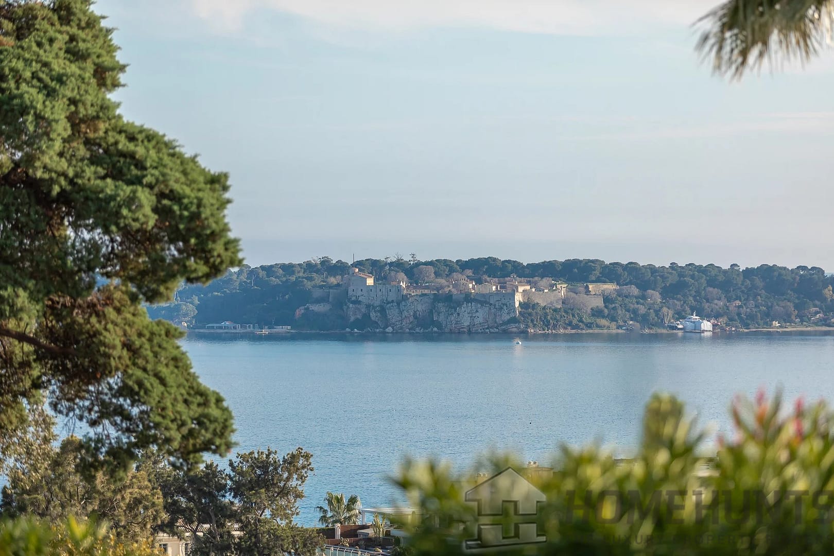 3 Bedroom Apartment in Cannes 7