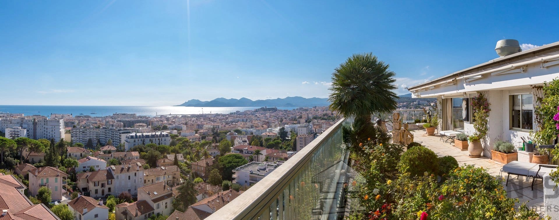 3 Bedroom Apartment in Cannes 13