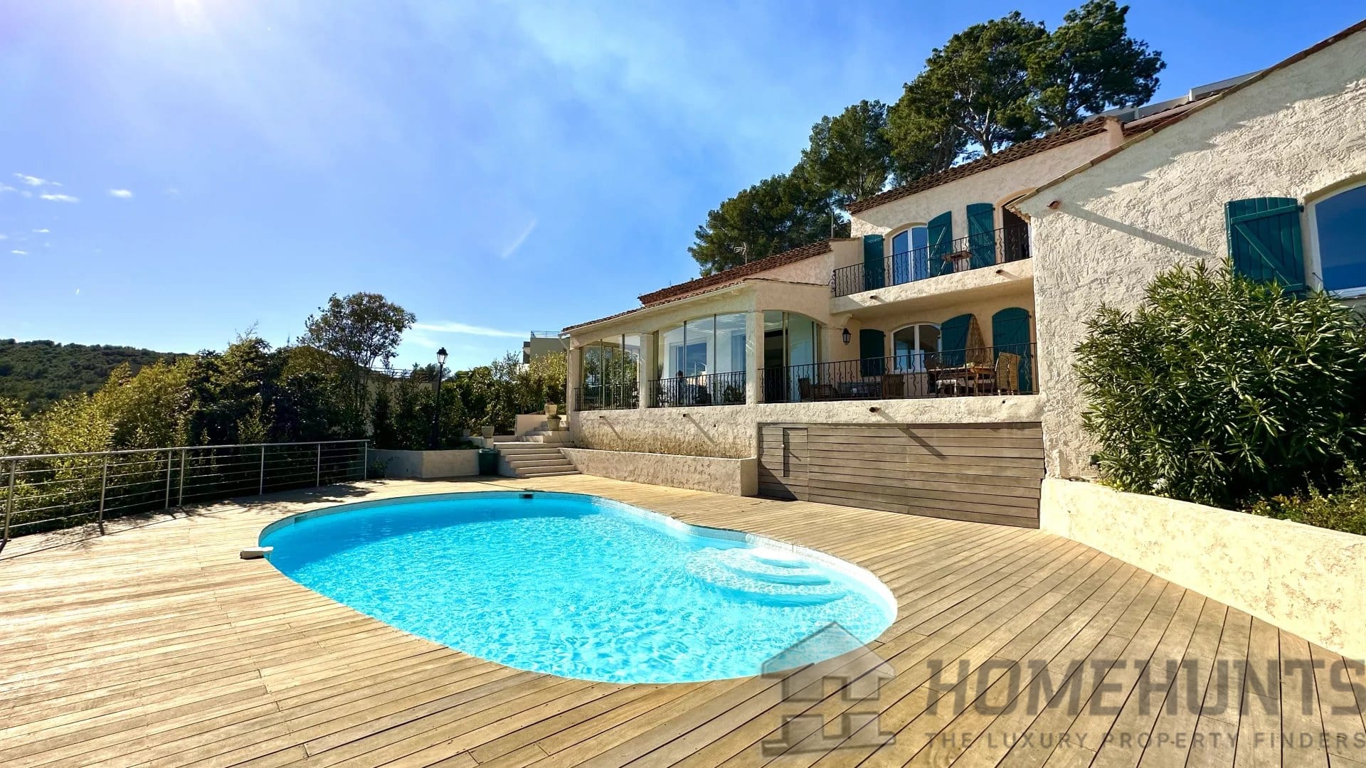 4 Bedroom Villa/House in Cannes 5