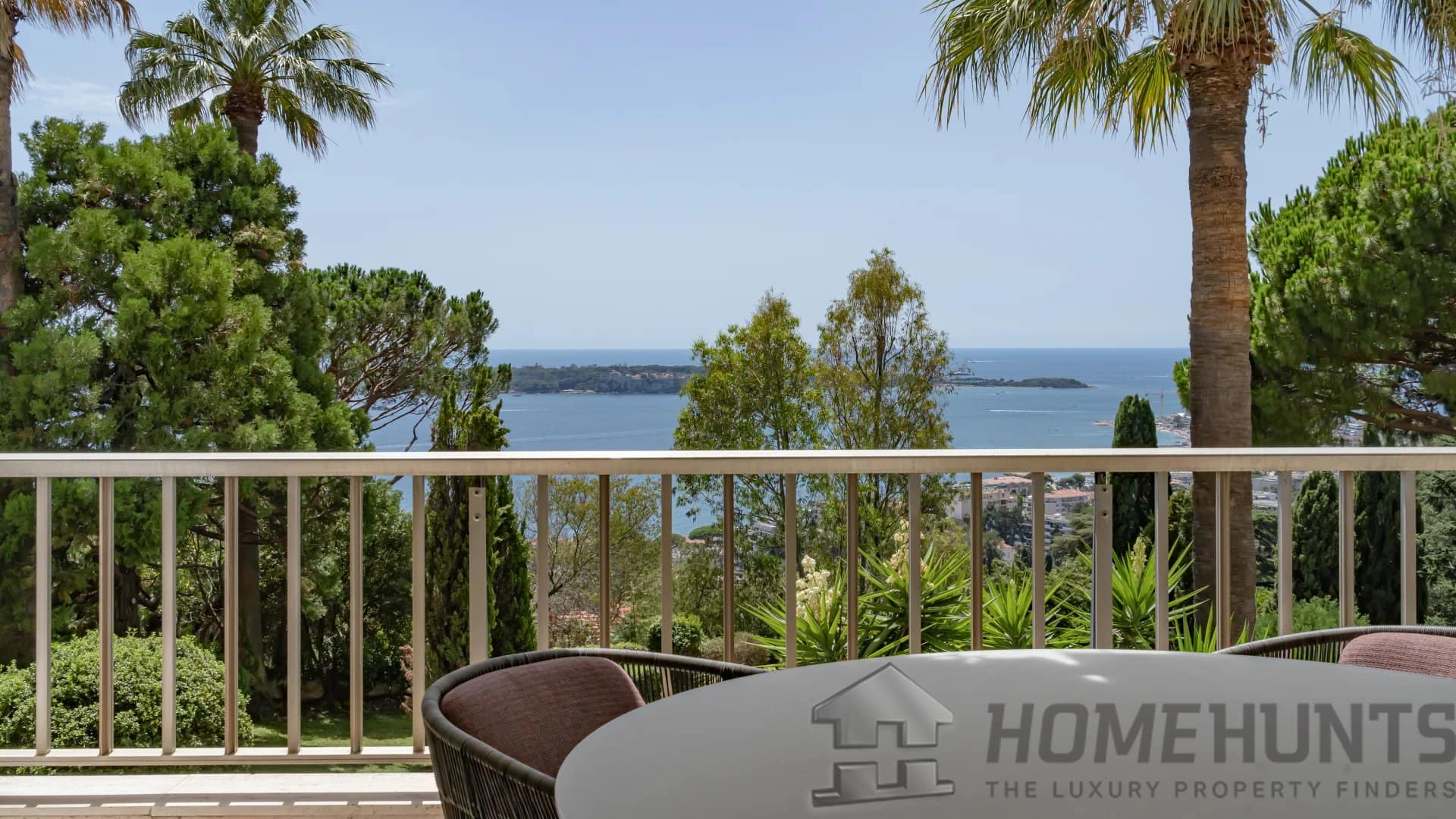 3 Bedroom Apartment in Cannes 11