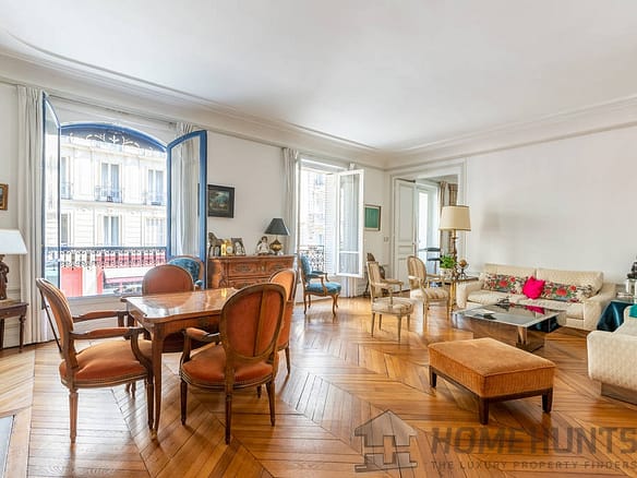 3 Bedroom Apartment in Paris 8th (Golden Triangle - Parc Monceau) 14