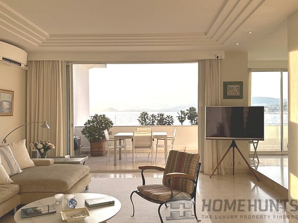 3 Bedroom Apartment in Cannes 24