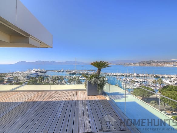 5 Bedroom Apartment in Cannes 32