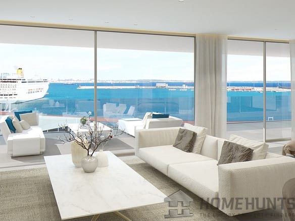 4 Bedroom Apartment in Paseo Maritimo 4