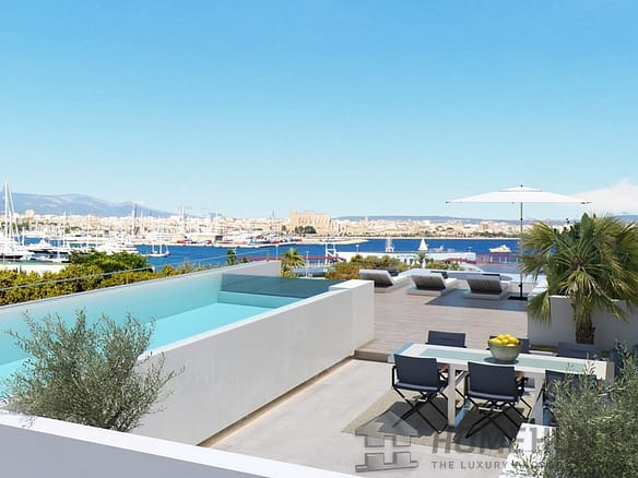 3 Bedroom Apartment in Paseo Maritimo 2