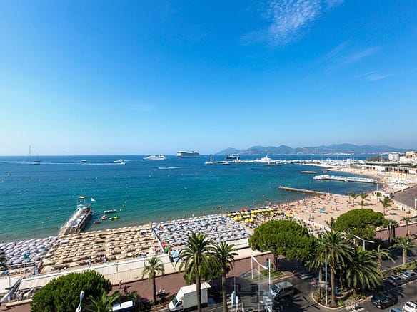 5 Bedroom Apartment in Cannes 12