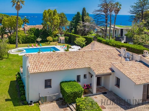 5 Bedroom Villa/House in Cannes 2