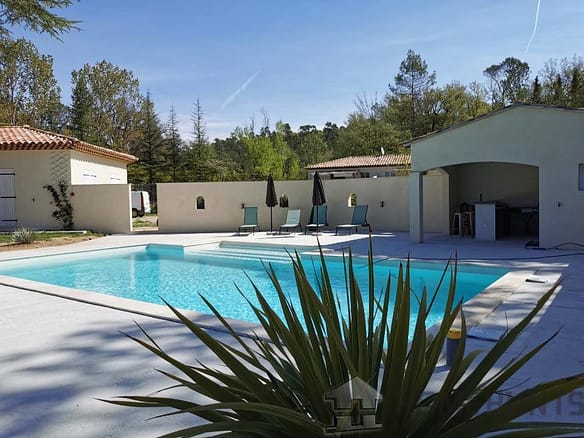 7 Bedroom Villa/House in Chateauvert 4