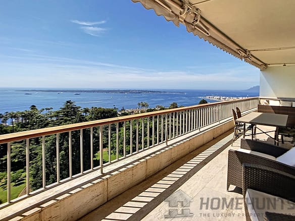 4 Bedroom Apartment in Cannes 8