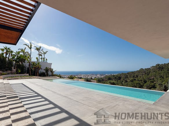 4 Bedroom Villa/House in Ibiza 4
