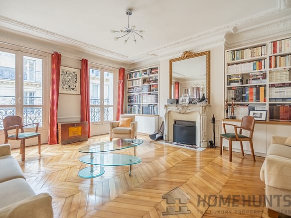 3 Bedroom Apartment in Paris 8th (Golden Triangle - Parc Monceau) 14