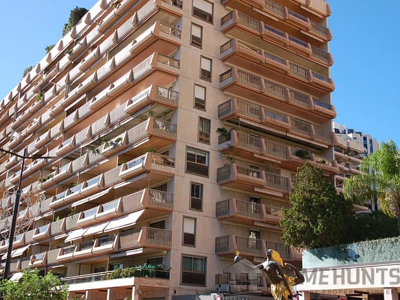 3 Bedroom Apartment in Monaco 28