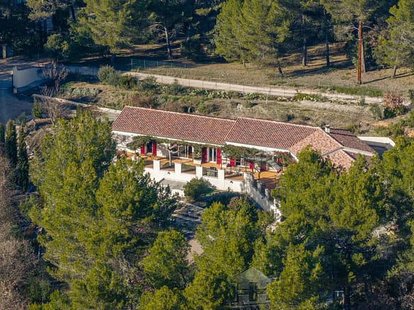 5 Bedroom Villa/House in Aix En Provence 22