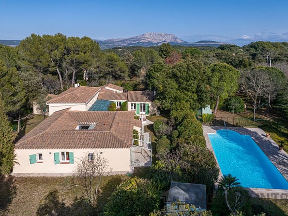 6 Bedroom Villa/House in Aix En Provence 36