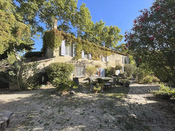 11 Bedroom Villa/House in St Remy De Provence 36