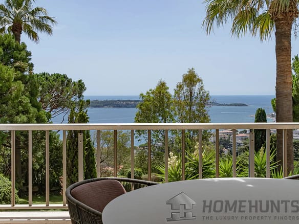 3 Bedroom Apartment in Cannes 6