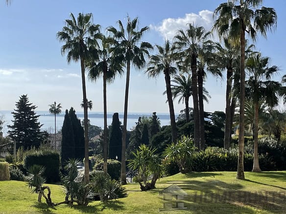 2 Bedroom Apartment in Cannes 56
