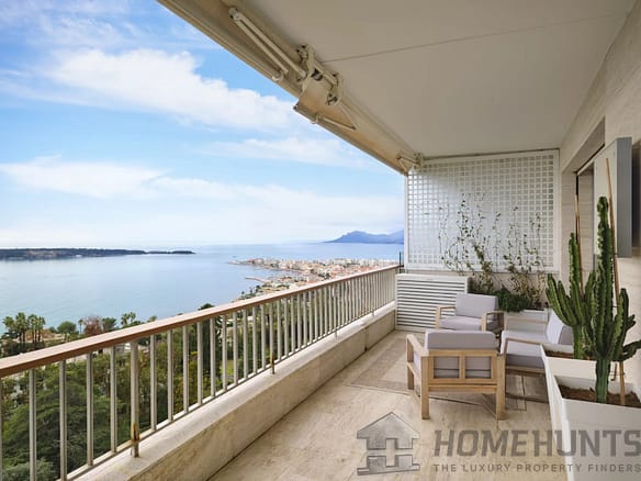 2 Bedroom Apartment in Cannes 46