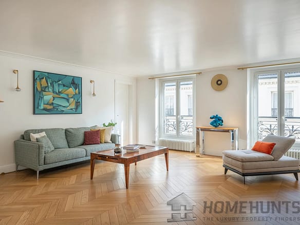 3 Bedroom Apartment in Paris 8th (Golden Triangle - Parc Monceau) 30