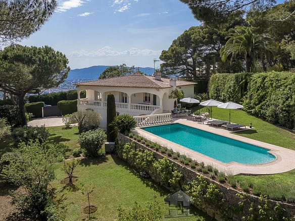 4 Bedroom Villa/House in Cannes 42